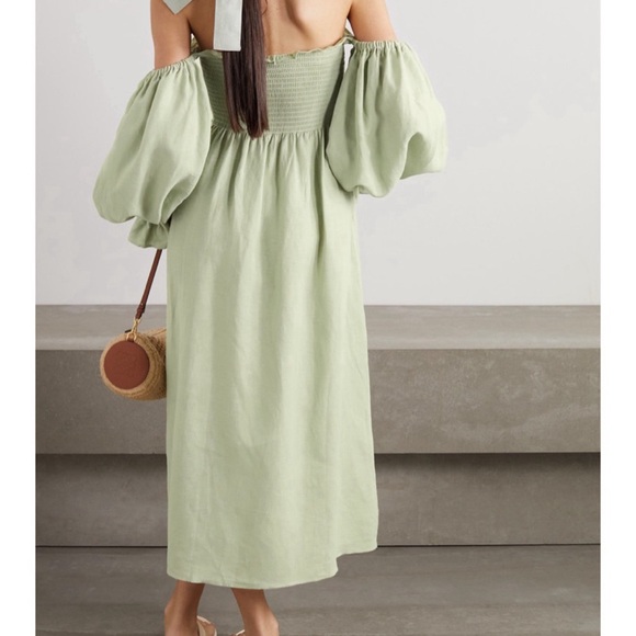 NWOT Sleeper Atlanta Off the Shoulder Shirred Linen Midi Dress Light Green Large - Picture 2 of 9
